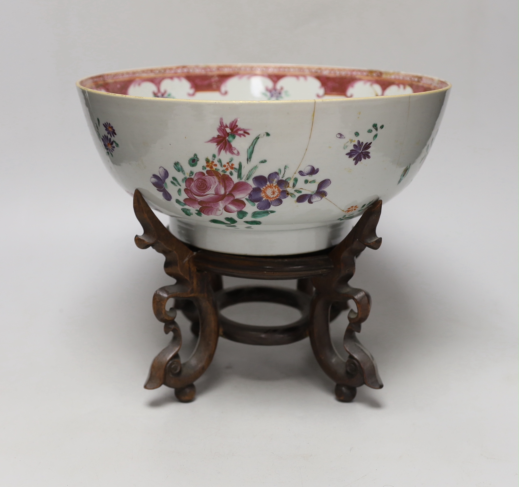 An 18th century Chinese famille rose bowl and stand, bowl 13cm high (a.f) stand 17cm high